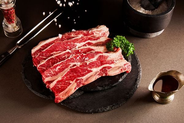 Giá trị dinh dưỡng của sườn bò Úc, nguồn protein cao, ít béo. 